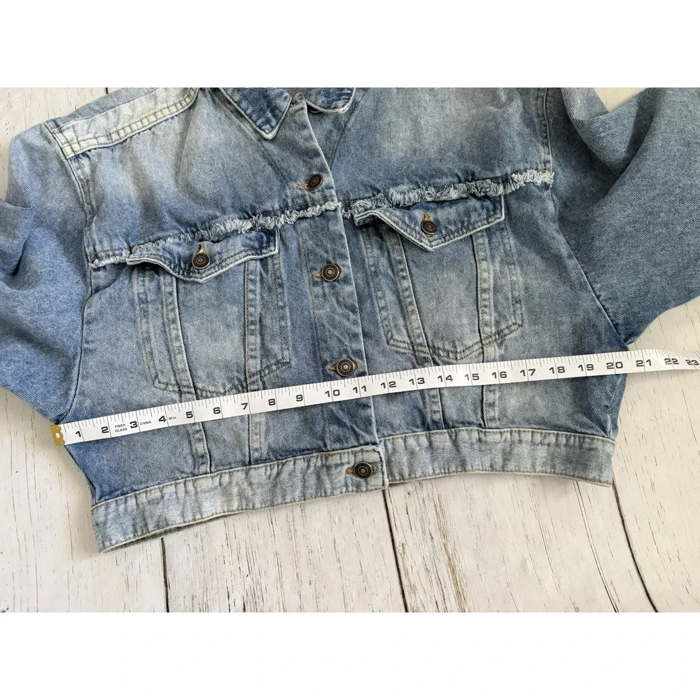 Free People Bedford Distressed Blue Denim Cropped Jean Jacket Women size M - Picture 10 of 11